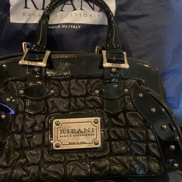 Handbags - Picture 2 of 4